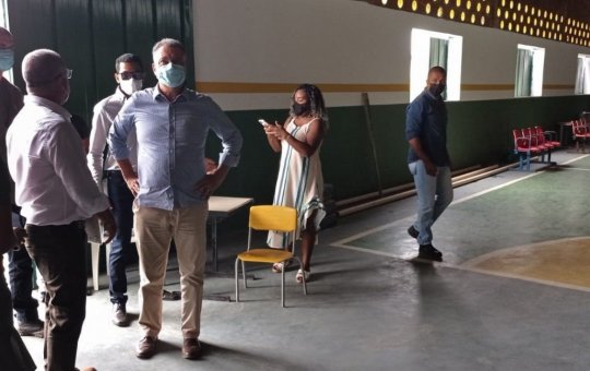 Rui Costa autoriza construção de escola e obras de infraestrutura em Arataca