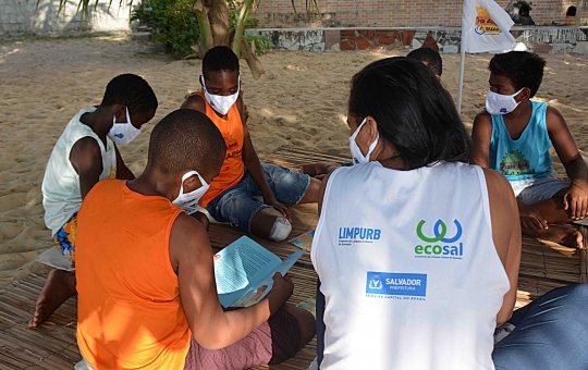 Moradores de Praia Grande se unem para preservar praia limpa e atrativa