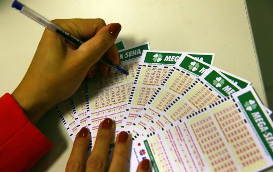 Mega-Sena acumulada sorteia prêmio de R$ 90 milhões neste sábado (5)