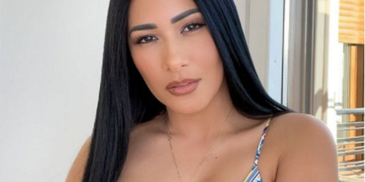 Simaria paga calcinha ao fazer dancinha; vídeo viraliza na web