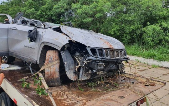 Quatro pessoas morrem após carro cair em ribanceira no extremo sul da Bahia