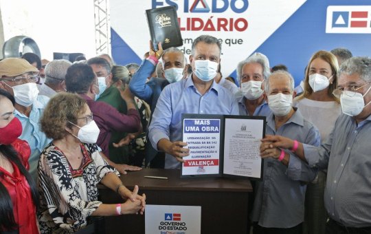 Rui Costa entrega equipamentos agrícolas e ambulâncias para diversas cidades