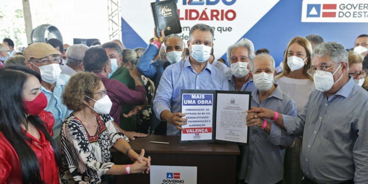 Rui Costa entrega equipamentos agrícolas e ambulâncias para diversas cidades