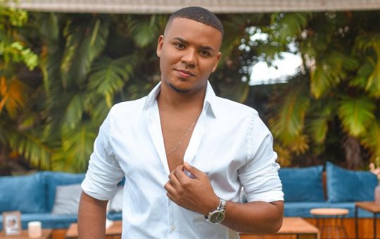 Alesson comemora compra de terreno: "Plantei no Acupe, colhi no Alphaville"