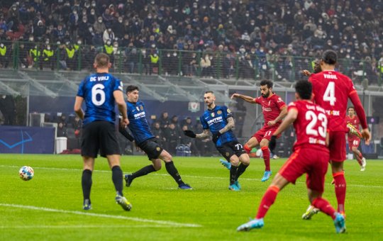 Liverpool e Inter disputam vaga para próxima fase da Liga dos Campeões