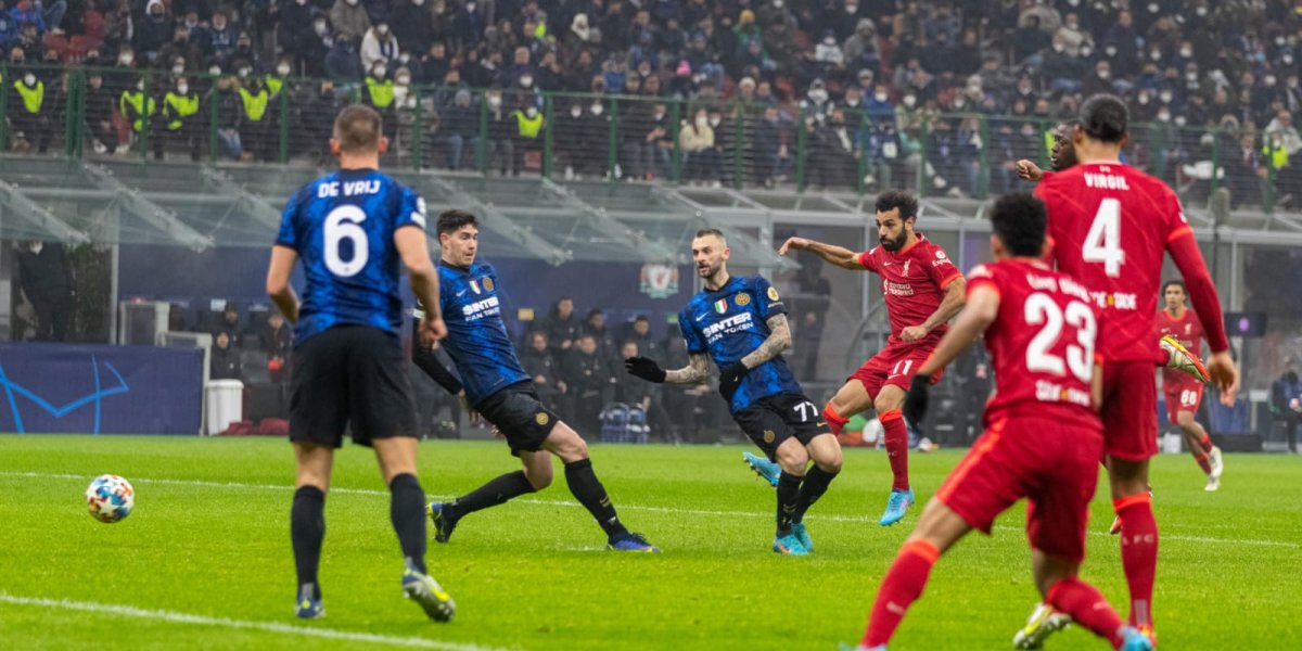 Liverpool e Inter disputam vaga para próxima fase da Liga dos Campeões