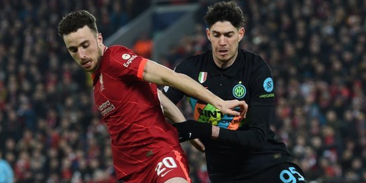 Liverpool perde pra Inter de Milão, mas avança de fase na Liga dos Campeões