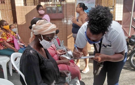 Ação da PM oferece serviços gratuitos para mulheres em Pero Vaz, em Salvador