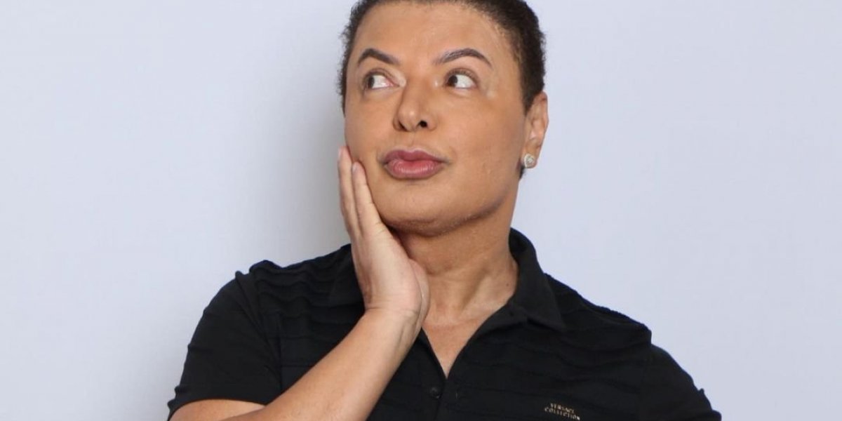 Estudante de direito acusa David Brazil de ter 'ficado' com ex-namorado dela