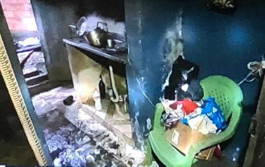 Incêndio atinge imóvel no bairro de Plataforma, em Salvador