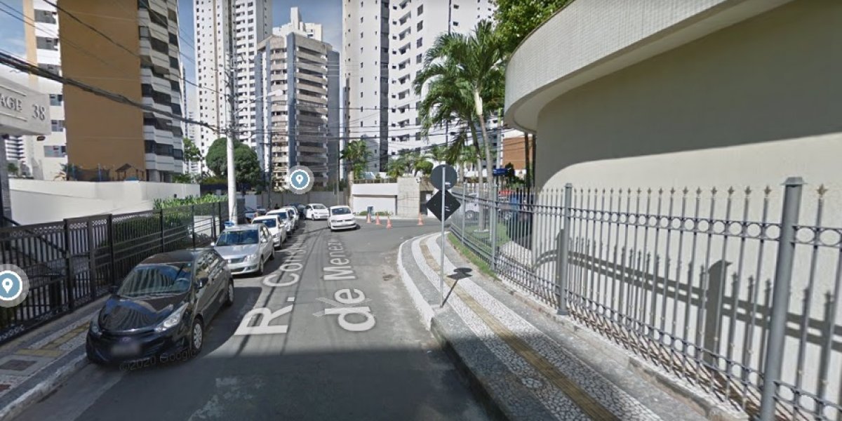 Assaltantes roubam carro no Horto Florestal; veja vídeo