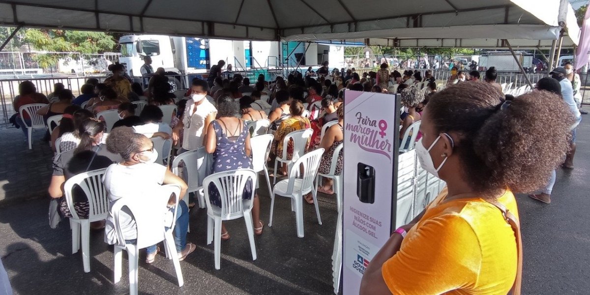 Rui participa da abertura de feira que oferece serviços de saúde às mulheres