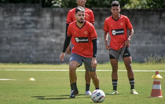 Vitória: Dado faz últimos ajustes antes do jogo contra o UNIRB