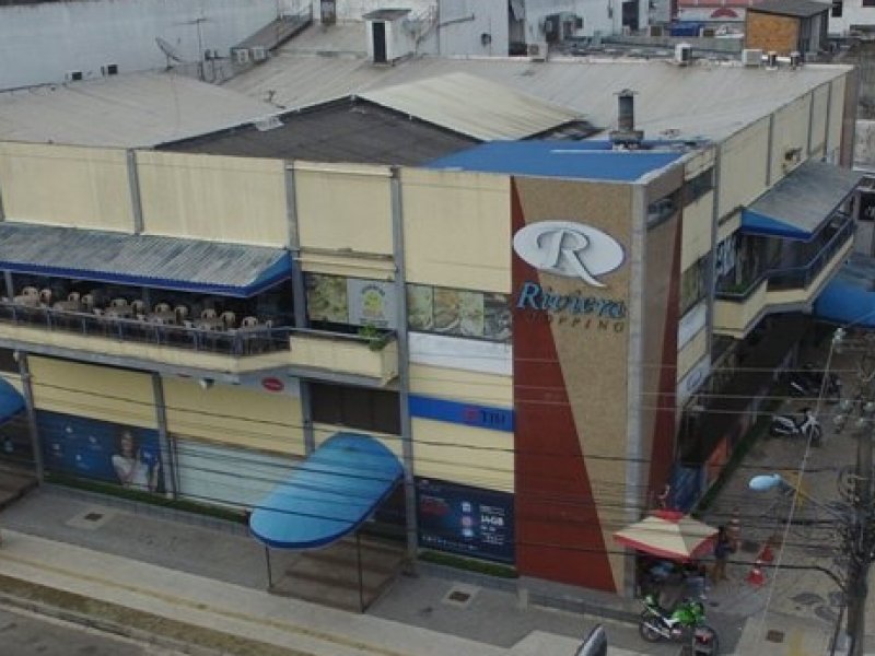 Camaçari: Incêndio atinge restaurante em Shopping Riviera