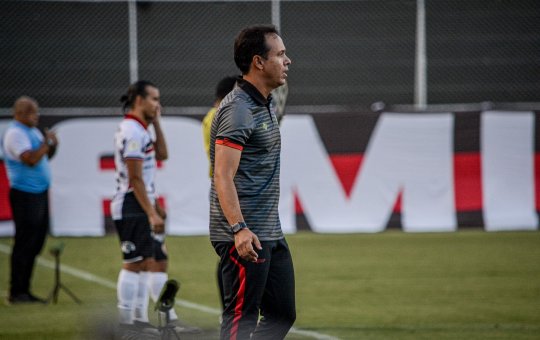 Dado Cavalcanti desabafa após empate do Vitória contra o Unirb