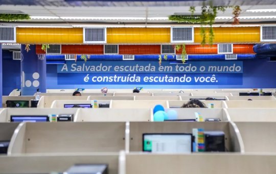 Atendimento da 'Fala Salvador 156' é suspenso nesta terça (15)