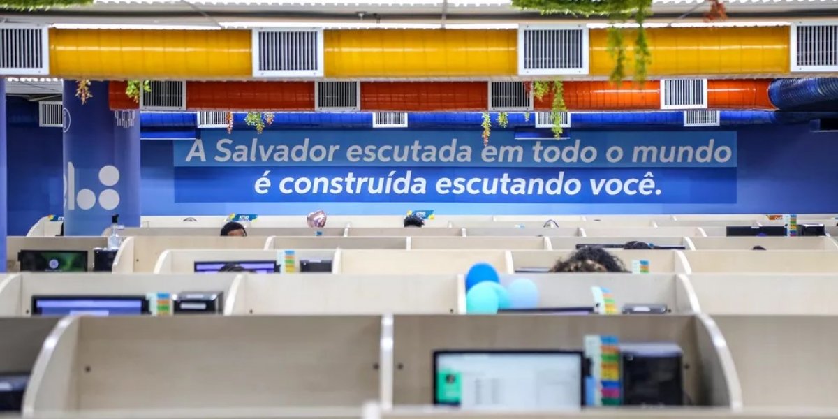 Atendimento da 'Fala Salvador 156' é suspenso nesta terça (15)
