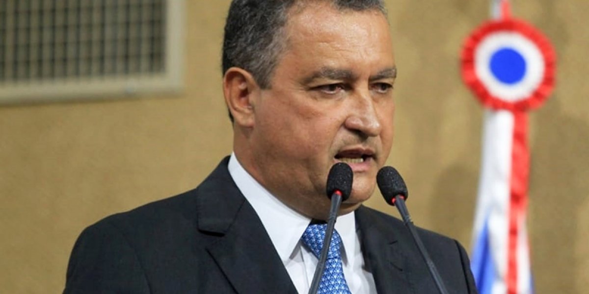 "Ninguém pode colocar a faca no meu pescoço", diz Rui após romper com o PP