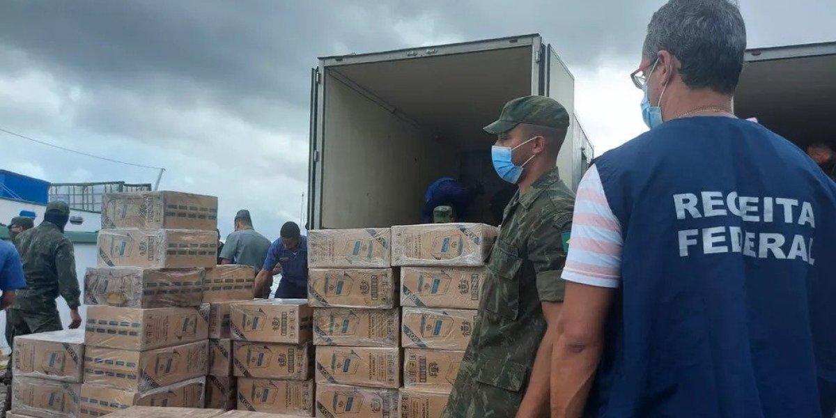 Polícia Federal apreende 90 toneladas de cigarros contrabandeados em Salvador