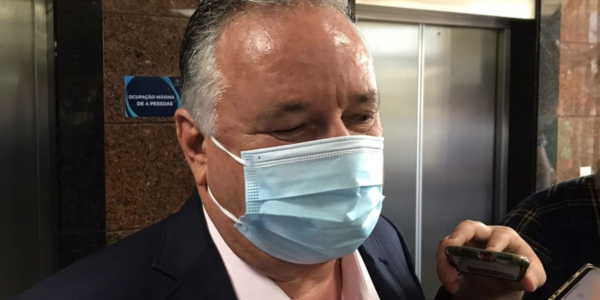 Carletto comenta sobre possibilidade de ser suplente de João Leão