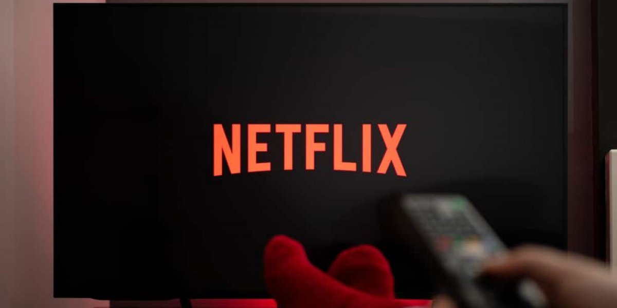 Netflix vai cobrar taxa extra de usuários que dividem conta com amigos