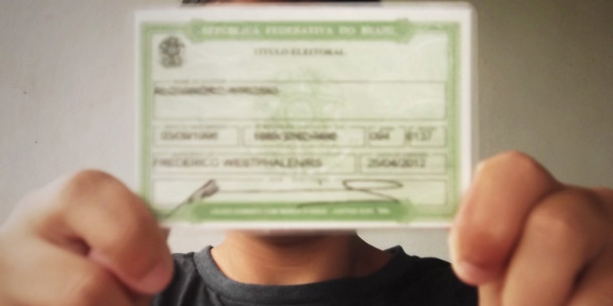Apenas 10% dos adolescentes que podem votar em 2022 tiraram o título de eleitor