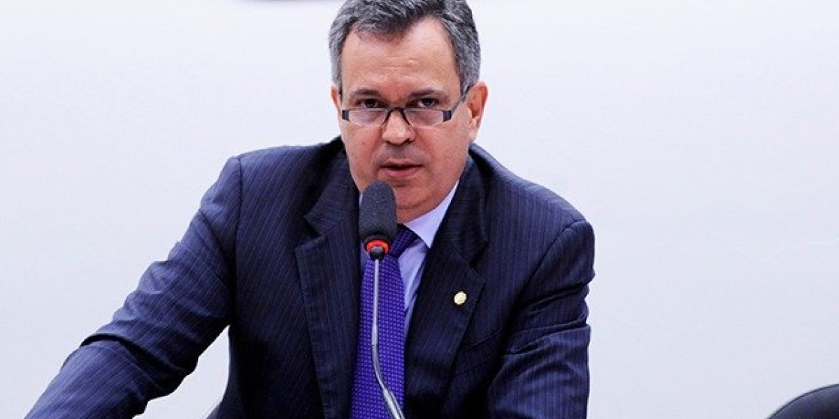 Deputado Félix Mendonça Jr. é alvo de golpe no WhatsApp