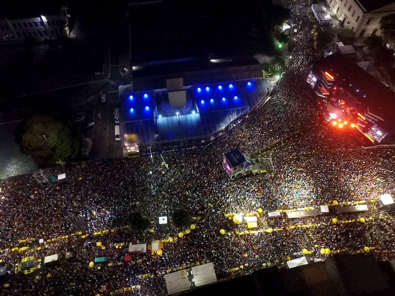Rui Costa autoriza realização de eventos e jogos sem limite de público na Bahia