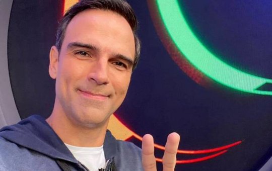 BBB: Tadeu Schmidt rouba a cena em Prova do Anjo e diverte internautas