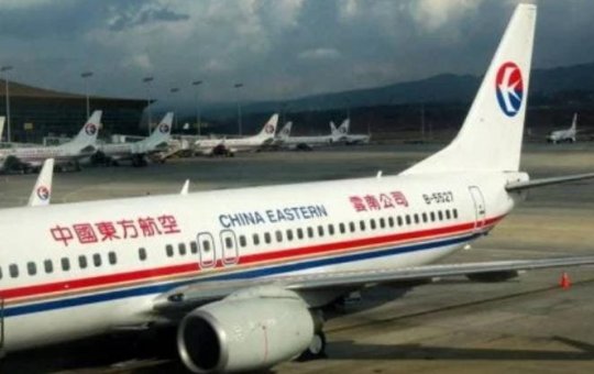 Avião cai com 132 pessoas a bordo no sul da China