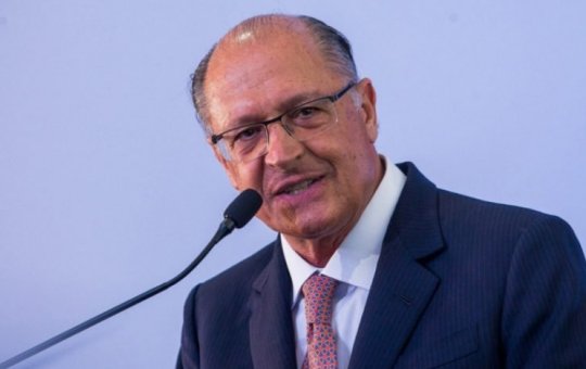 Cotado para vice de Lula, Geraldo Alckmin se filia ao PSB nesta quarta (23)