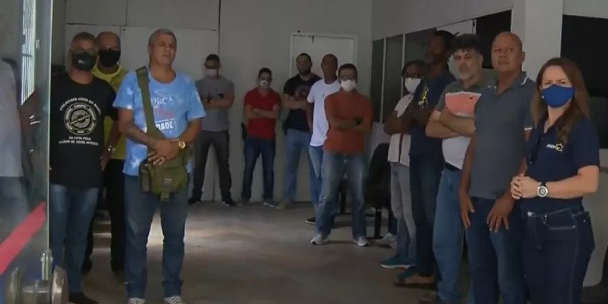 Policiais suspendem atendimento na Delegacia de Repressão a Furtos e Roubos
