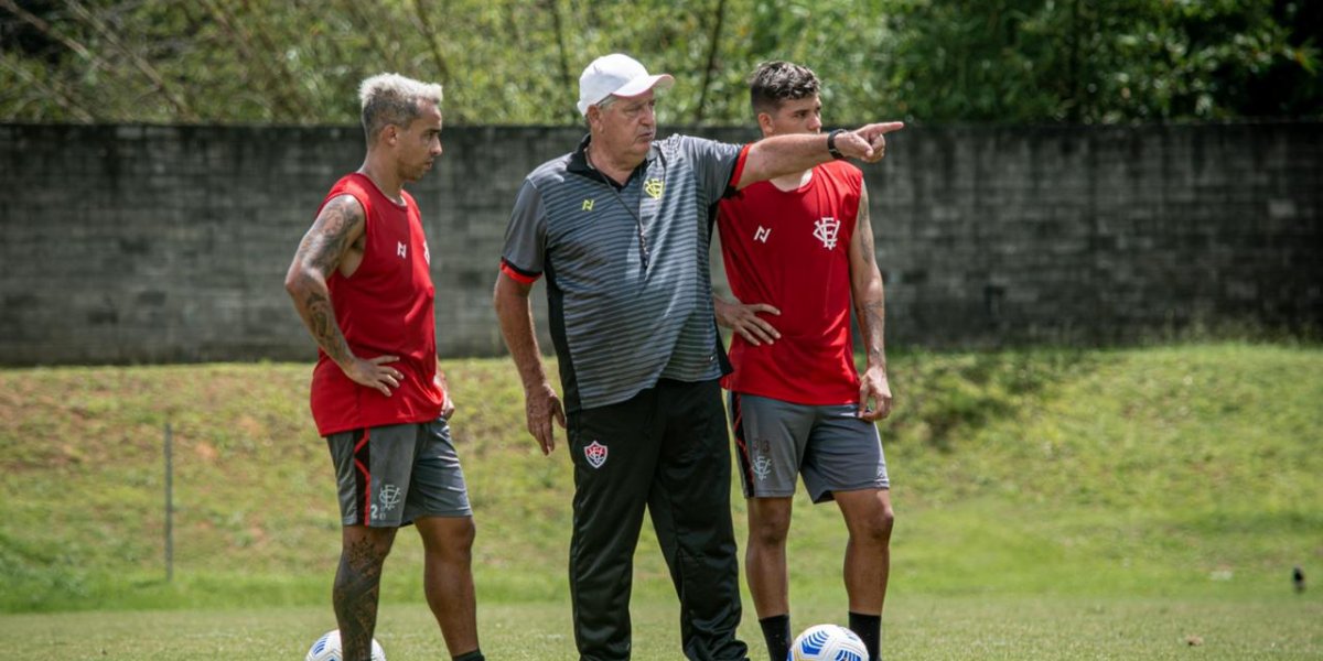 Geninho reafirma mudanças no Vitória, mas veta dupla entre Dinei e Tréllez
