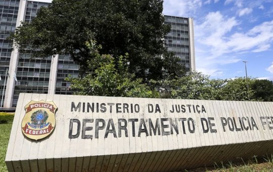 Polícia Federal combate grupos investigados por tráfico internacional de cocaína