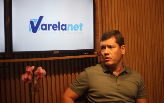 "Decisão política", diz Tinoco sobre Rui liberar público sem limitações na Bahia