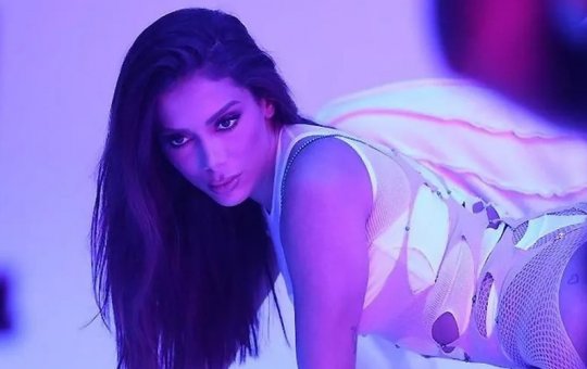 Anitta chega ao 1º lugar mundial com o hit "Envolver"