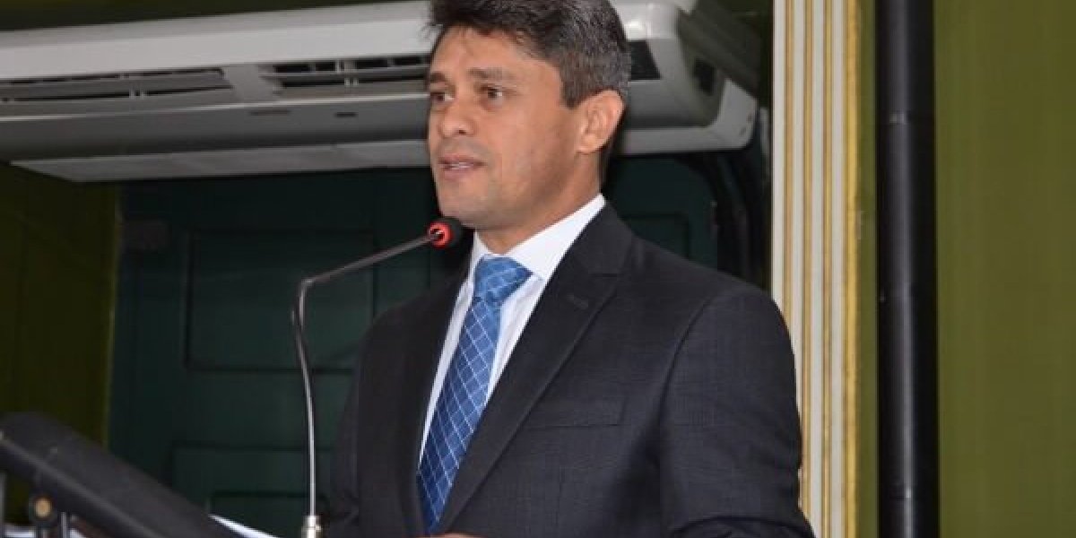 Eleições: Luiz Carlos anuncia saída da Seinfra e indica substituto