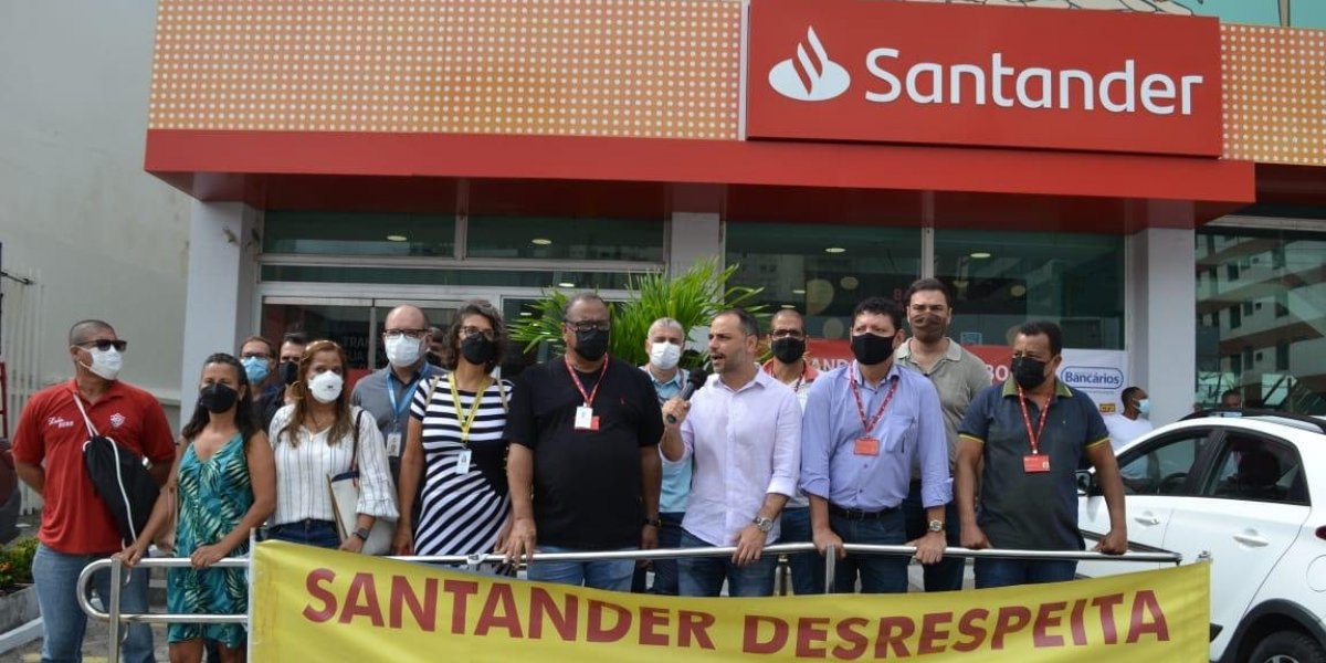 Sindicato dos Bancários denuncia terceirização e ilegalidades no Santander
