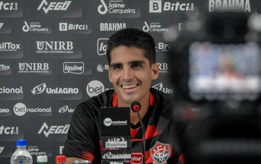 Apresentado no Vitória, Gustavo Blanco avisa: "agora estou 100%"
