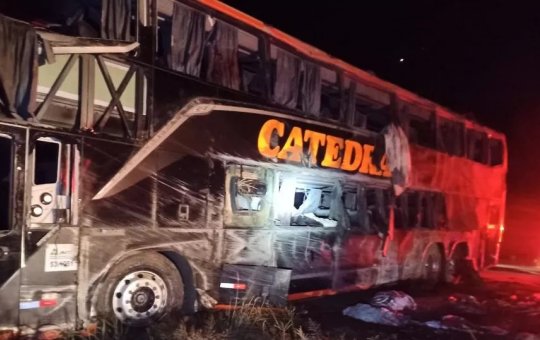 Acidente do ônibus de viagem deixa 4 mortos e mais de 20 feridos na Bahia