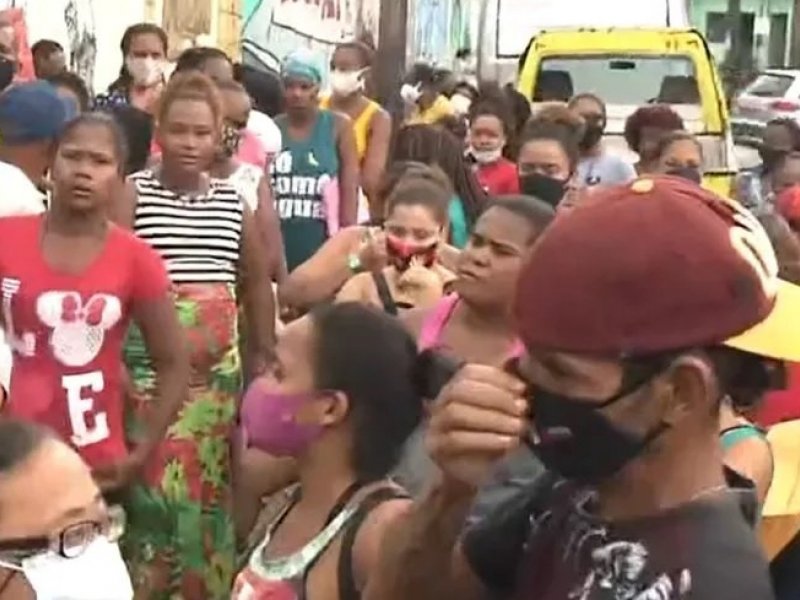 Beneficiários do Auxílio Brasil enfrentam fila no recadastramento em Salvador