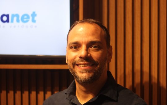 Augusto Vasconcelos faz crítica a aumento da passagem em Salvador