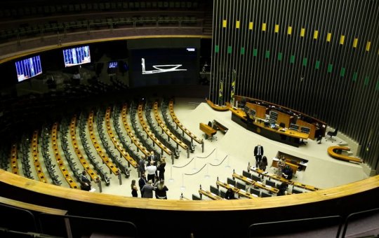 Deputados têm até esta sexta (1º) para trocar de partido sem perder mandato