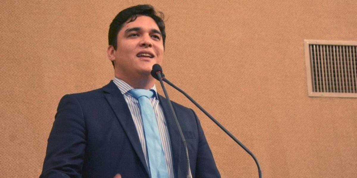 Vitor Bonfim diz que ainda não escolheu novo partido