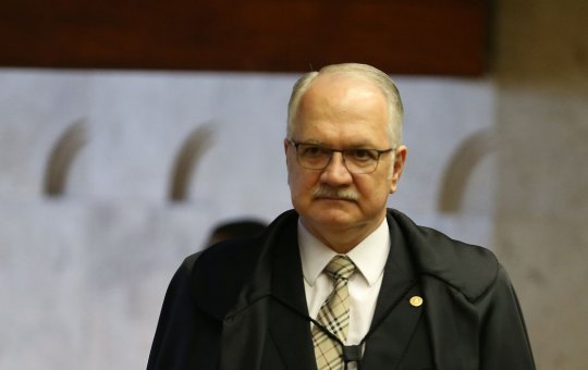 Fachin prevê eleição turbulenta e fala em democracia "ameaçada"