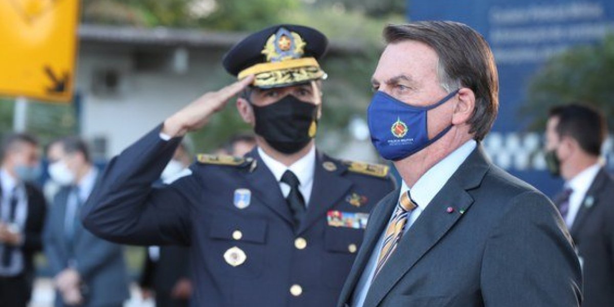 Policiais interrompem aniversário após gritos de "Fora Bolsonaro"