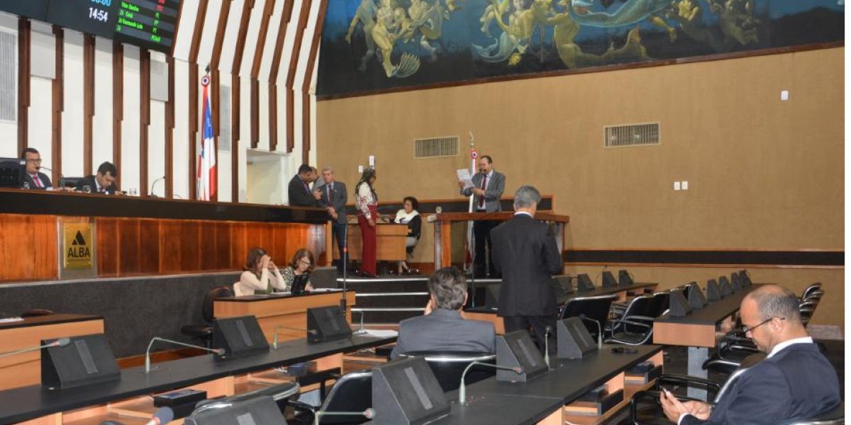 Alba aprova reajuste do salários dos professores