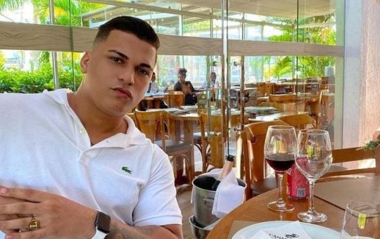Influencer baiano sofre acidente de carro na Avenida Paralela, em Salvador