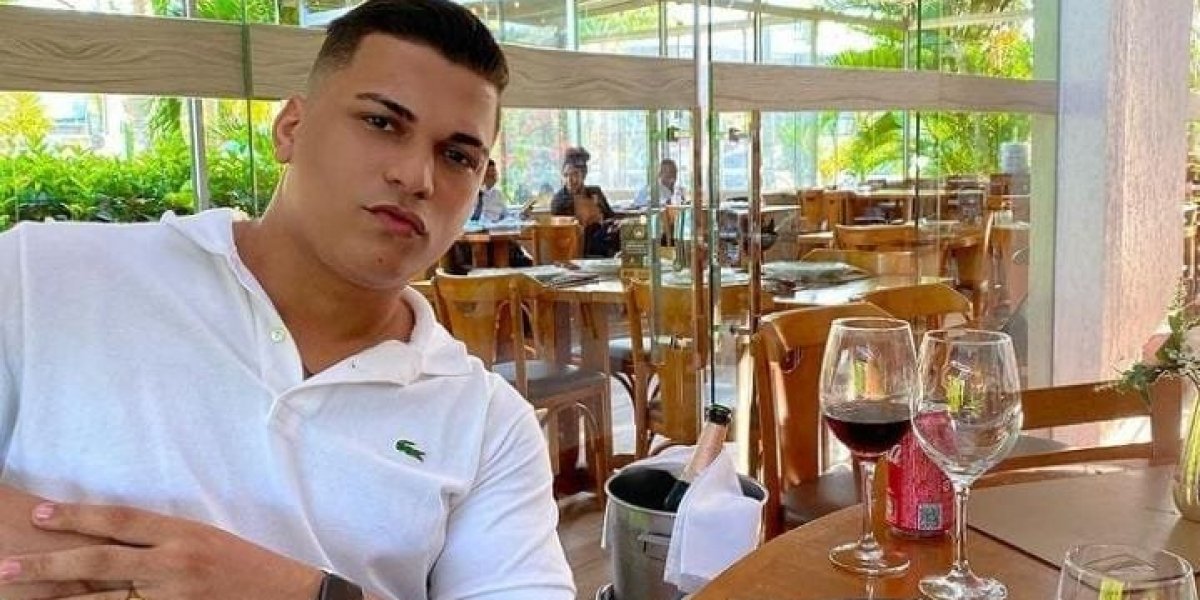 Influencer baiano sofre acidente de carro na Avenida Paralela, em Salvador