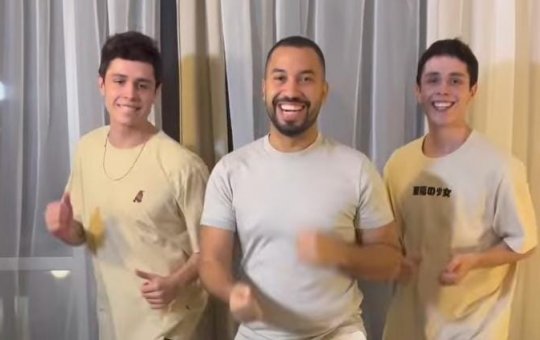 Gil do Vigor agita a web com dancinha: "Joga de ladinho"